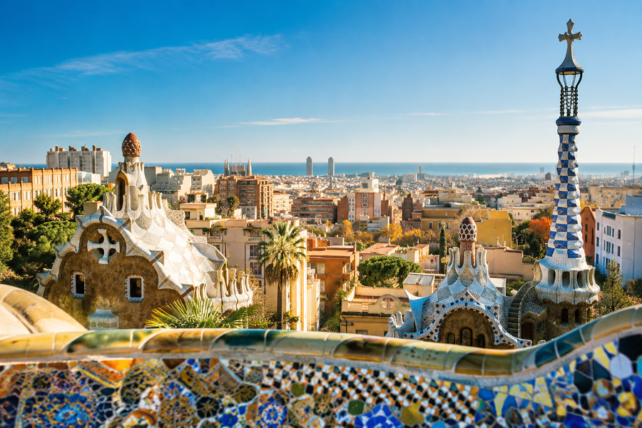 What Visiting Barcelona Actually Feels Like: Gaudí, Gothic Streets & Mediterranean Light