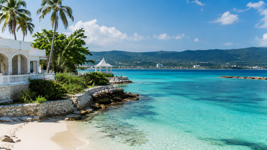 What Visiting Montego Bay Actually Feels Like: Warm Water, Resort Ease & Caribbean Sun