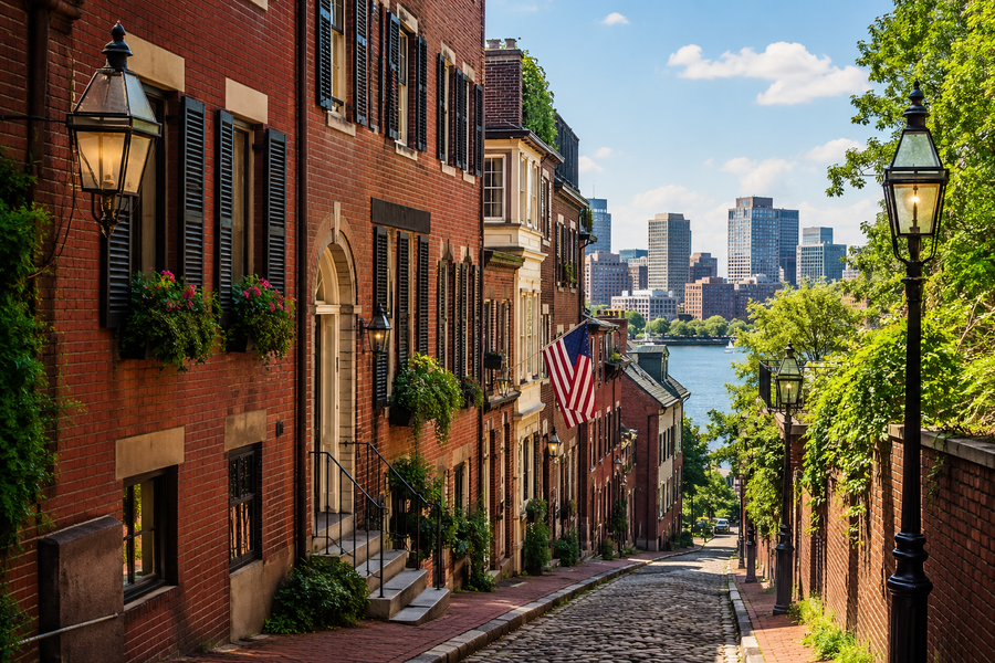 What Visiting Boston Actually Feels Like: Historic Streets, Harbor Views & Classic City Charm